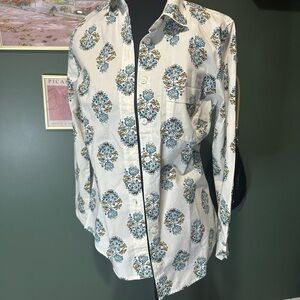 J. Crew White and Blue Casual Button Down Shirt Size XS 😻